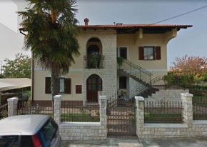 Apartments with a parking space Novigrad - 13840
